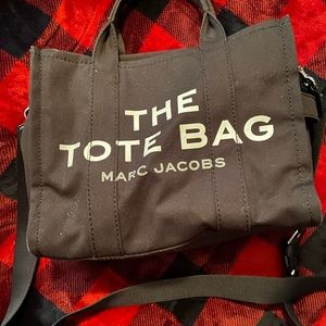 Marc Jacobs the tote in black